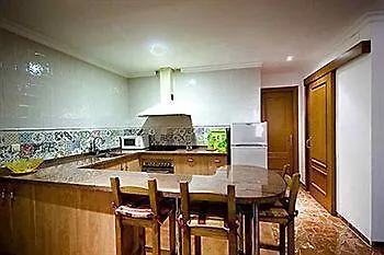 Apartamentos Villa Petrix Torremolinos Otel